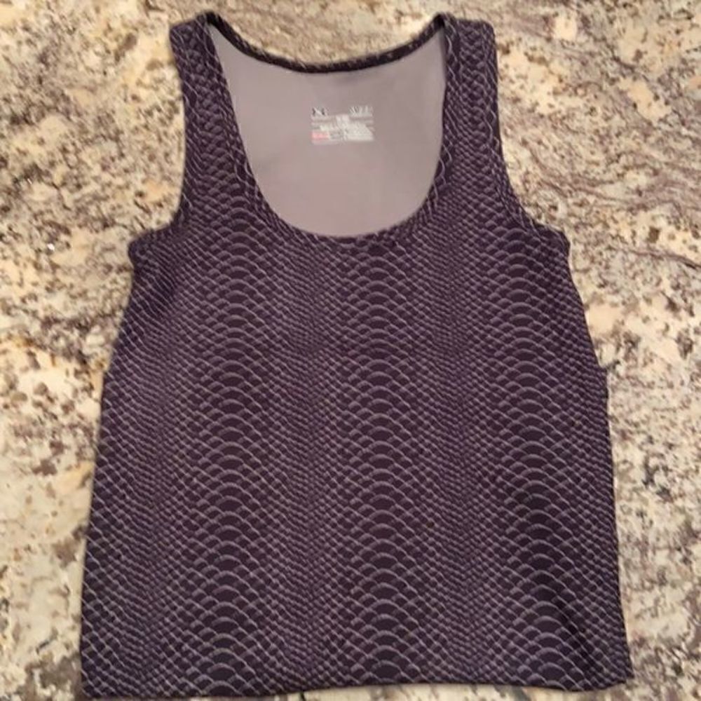 𝅺Under‎ Armour tank top